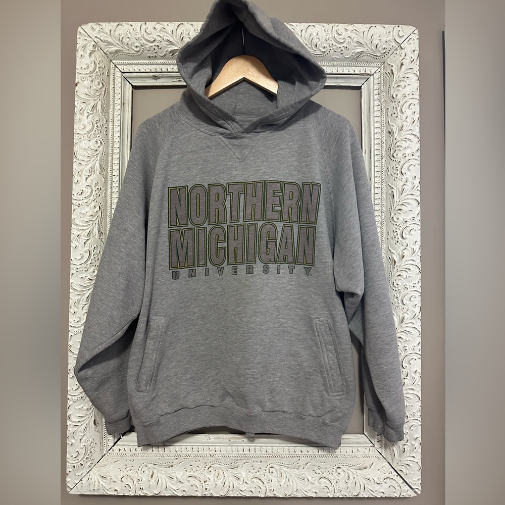 Northern Michigan University Jansport Gray Hoodie. Size L. ❣️